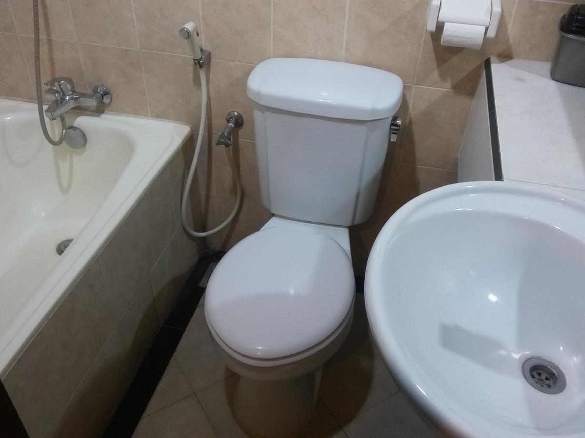 Hotel Kharisma Madiun Εξωτερικό φωτογραφία
