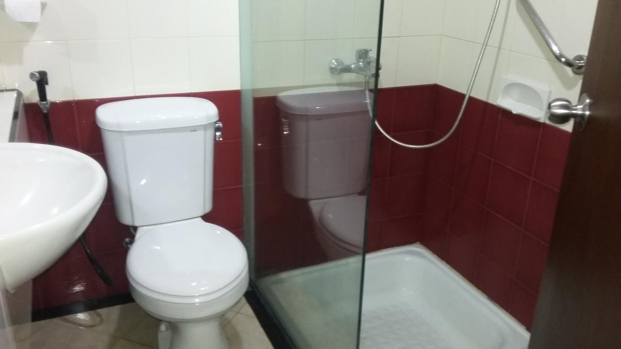 Hotel Kharisma Madiun Εξωτερικό φωτογραφία