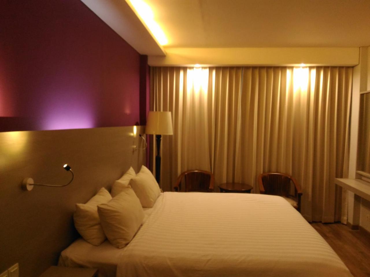 Hotel Kharisma Madiun Εξωτερικό φωτογραφία